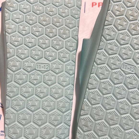 Sandals - Picture 3 of 3